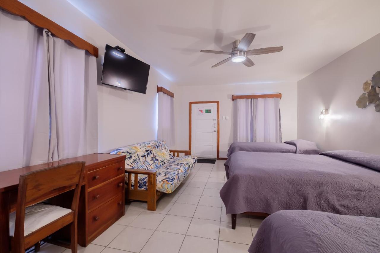 Holiday Hotel San Pedro  Extérieur photo