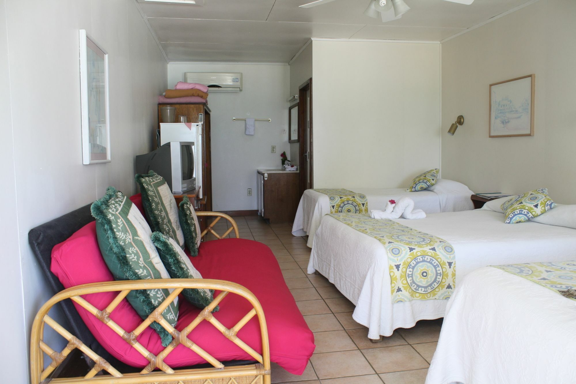 Holiday Hotel San Pedro  Extérieur photo